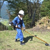 【報告】2015年9月度 地域貢献例会 神之倉山公園「ちゅーピーの丘」整備 草刈 伊藤さん