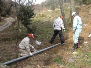 クラフト　排水パイプ作業